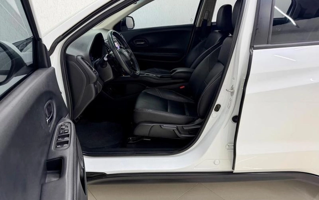 imagem-https://www.socarrao.com.br/sc-vehicle-images-prod/2950077/1788387907484-8333874_12_B_eaa84ef1d2.jpeg
