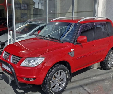Mitsubishi Pajero TR4 2015 Vermelho — foto 1 de 3