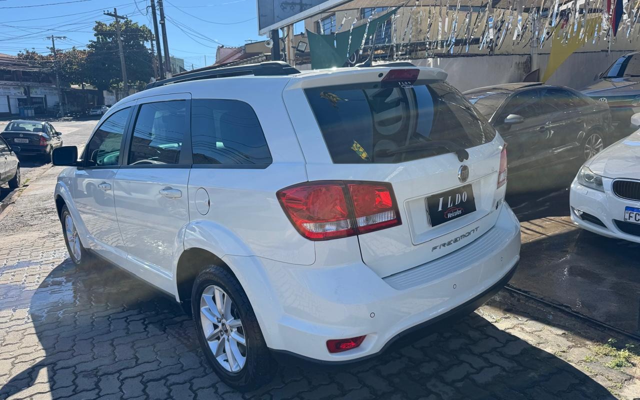imagem-https://www.socarrao.com.br/sc-vehicle-images-prod/2964083/1785498277806-NC5qcGVn.jpeg