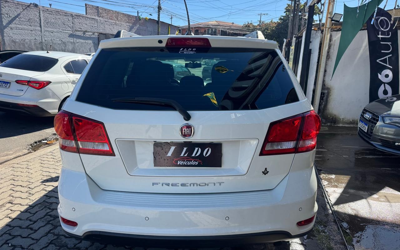 imagem-https://www.socarrao.com.br/sc-vehicle-images-prod/2964083/1785498277925-Ni5qcGVn.jpeg