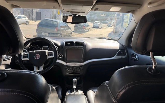 imagem-https://www.socarrao.com.br/sc-vehicle-images-prod/2964083/1785498278074-OS5qcGVn.jpeg