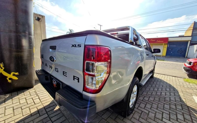 imagem-https://www.socarrao.com.br/sc-vehicle-images-prod/29644/1789664949149-7013127_1_B_71b81f8509.jpeg