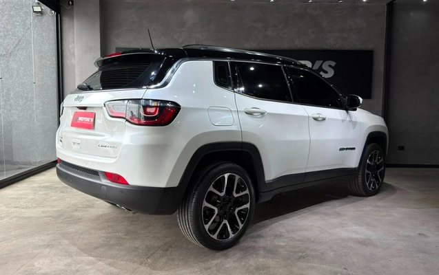 imagem-https://www.socarrao.com.br/sc-vehicle-images-prod/2964830/1785501619544-64f70b0a-2462-4624-af08-08b4d469eaf4.jpg