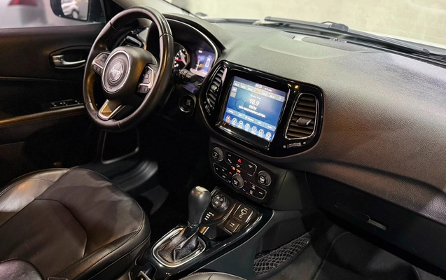 imagem-https://www.socarrao.com.br/sc-vehicle-images-prod/2964830/1785501619549-88b7b4bf-8752-4305-b0f4-5748c29188c9.jpg