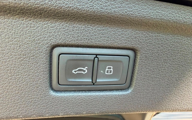 imagem-https://www.socarrao.com.br/sc-vehicle-images-prod/2965916/1785504341004-MzlmM2VkNDItNmQ1My00NjU5LTk0ODUtODlmY2Y2OGI2NTJmLmpwZWc.jpeg