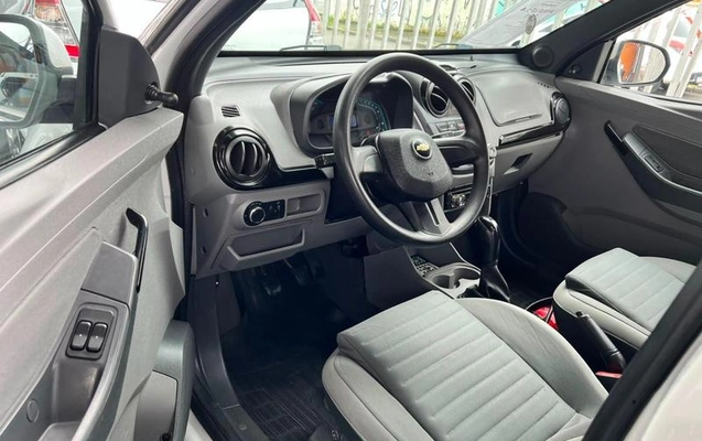 imagem-https://www.socarrao.com.br/sc-vehicle-images-prod/2966004/1788961087844-8300015_10_B_924d1e636c.jpeg