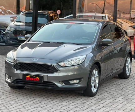 Ford Focus 2016 Cinza — foto 1 de 3
