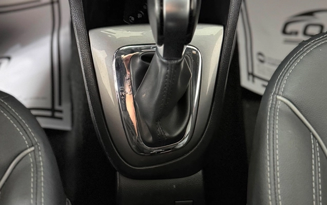 imagem-https://www.socarrao.com.br/sc-vehicle-images-prod/2966205/1785505106020-YTkxMzU3Y2YtM2MwZi00OWQyLTlhZjMtYmUwNTE1ZWEyZTg0LmpwZWc.jpeg