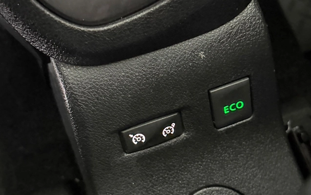 imagem-https://www.socarrao.com.br/sc-vehicle-images-prod/2966205/1785505106068-YjI2MzZlMTctZGRiYi00Yjc1LTkxMzQtOGEwZmU5NDhjMTNhLmpwZWc.jpeg