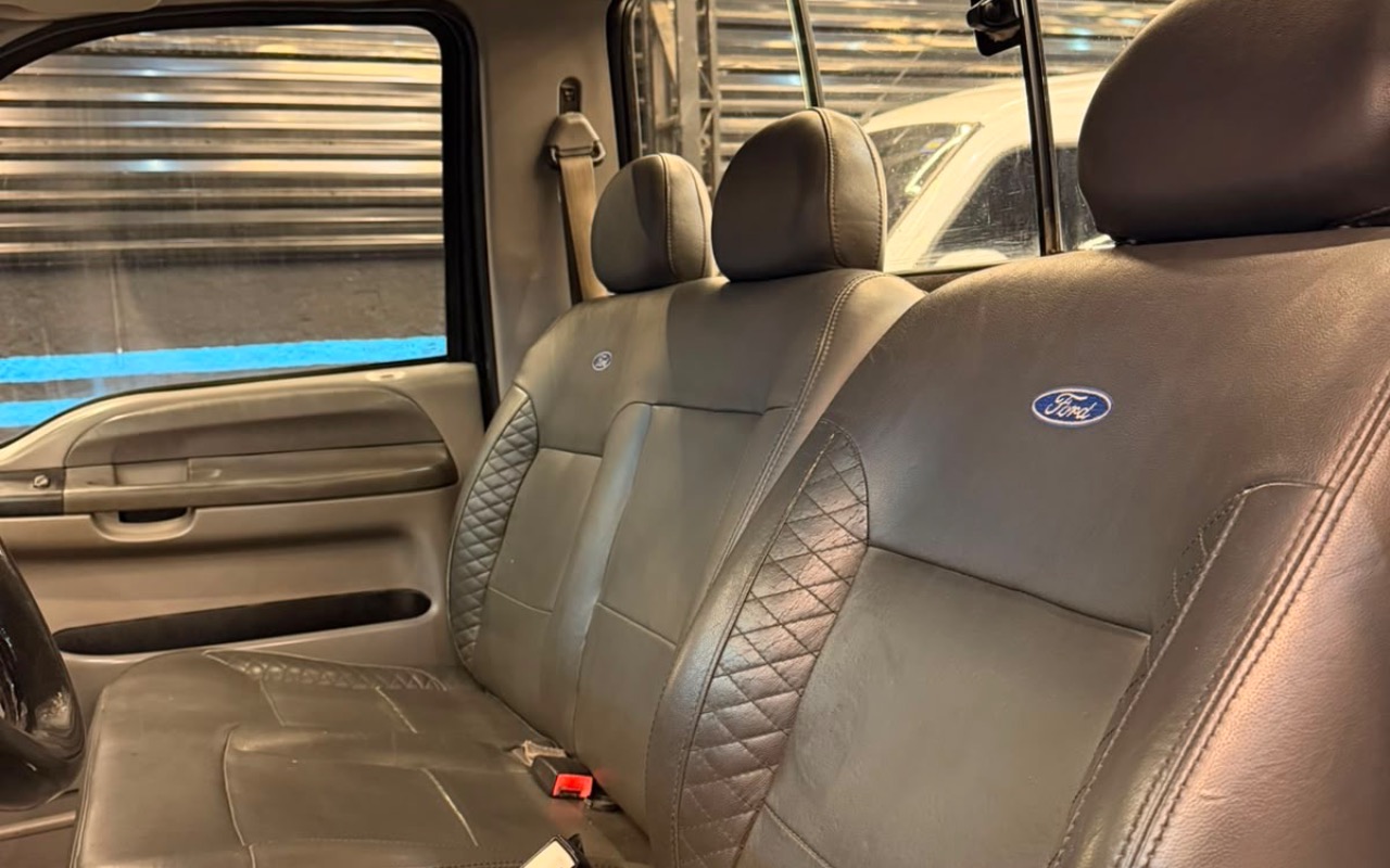 imagem-https://www.socarrao.com.br/sc-vehicle-images-prod/2966966/1785507187352-NGExNjdmZjItNWViNi00NDhhLTllOTctMzEwYzRhZGFiMmExLmpwZWc.jpeg
