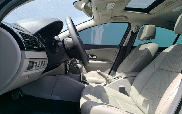 imagem-https://www.socarrao.com.br/sc-vehicle-images-prod/2967530/1786114880624-8333070_17_B_184303d96c.jpg