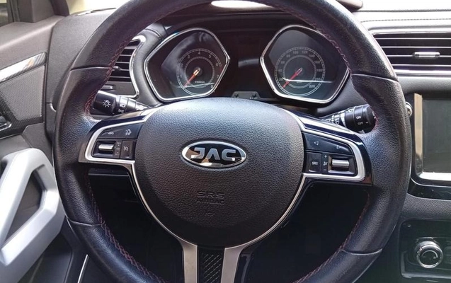 imagem-https://www.socarrao.com.br/sc-vehicle-images-prod/2967566/1786981359063-8311840_15_B_2c44e2e50e.jpeg