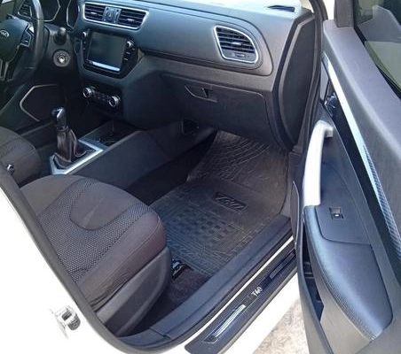 imagem-https://www.socarrao.com.br/sc-vehicle-images-prod/2967566/1786981359074-8311840_13_B_be364d7853.jpeg