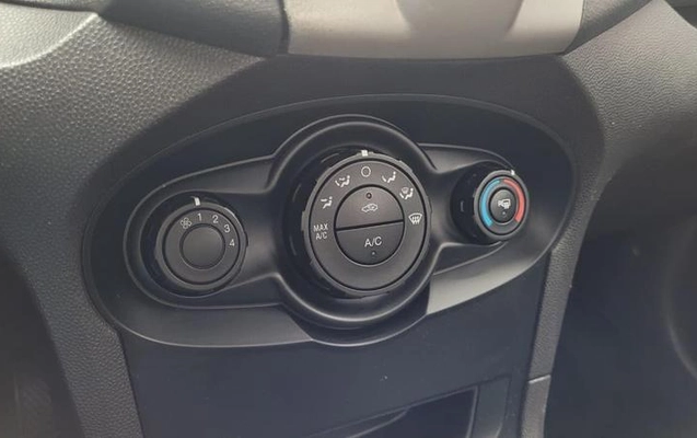 imagem-https://www.socarrao.com.br/sc-vehicle-images-prod/2967668/1786801041524-8332806_12_B_0bdf3bb07b.jpeg