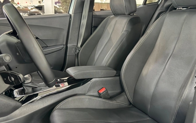 imagem-https://www.socarrao.com.br/sc-vehicle-images-prod/2967696/1785508868099-MjhiNGFiNjktNDk5MC00NjI2LTg1ZDUtZTBmNGM0Yzk1MTY5LmpwZWc.jpeg