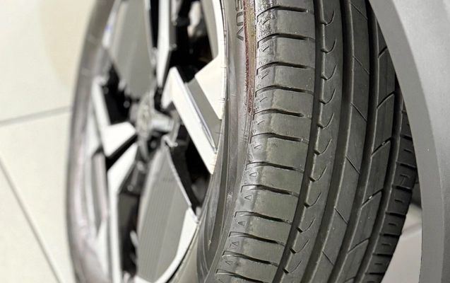 imagem-https://www.socarrao.com.br/sc-vehicle-images-prod/2967696/1785508868674-MzVlYTg2NDAtYTY1MS00NmY3LTg2ZDgtYjYxMGRiYjg3ZDVjLmpwZWc.jpeg