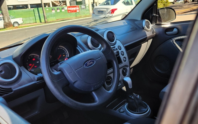 imagem-https://www.socarrao.com.br/sc-vehicle-images-prod/2967857/1787255045426-605aa8ba-4f6c-4b26-8861-f9ab097d69cb.jpg