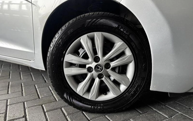 imagem-https://www.socarrao.com.br/sc-vehicle-images-prod/2968105/1788983395512-8331270_13_B_b05514bea5.jpeg
