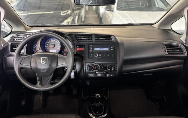 imagem-https://www.socarrao.com.br/sc-vehicle-images-prod/2968105/1788983395517-8331270_0_B_76361895a7.jpeg