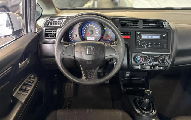 imagem-https://www.socarrao.com.br/sc-vehicle-images-prod/2968105/1788983395519-8331270_0_B_f0282d554a.jpeg