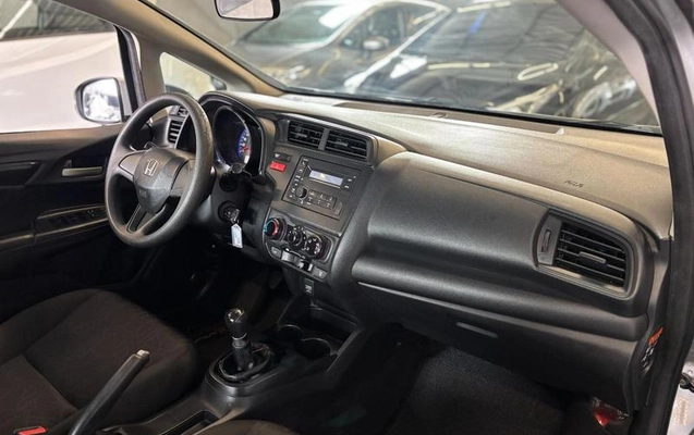 imagem-https://www.socarrao.com.br/sc-vehicle-images-prod/2968105/1788983395526-8331270_10_B_d988aeb35d.jpeg