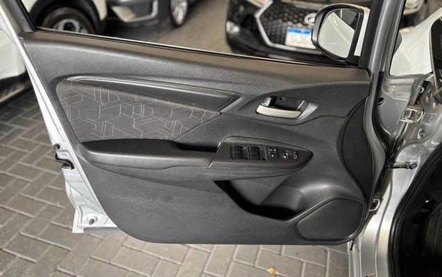 imagem-https://www.socarrao.com.br/sc-vehicle-images-prod/2968105/1788983395534-8331270_0_B_c549cd32f1.jpeg