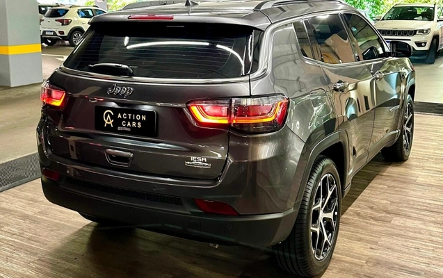 imagem-https://www.socarrao.com.br/sc-vehicle-images-prod/2969006/1787834056481-yG60oIHqcGPyVkkzVUQnMSEbXGKo4Z0l.jpg