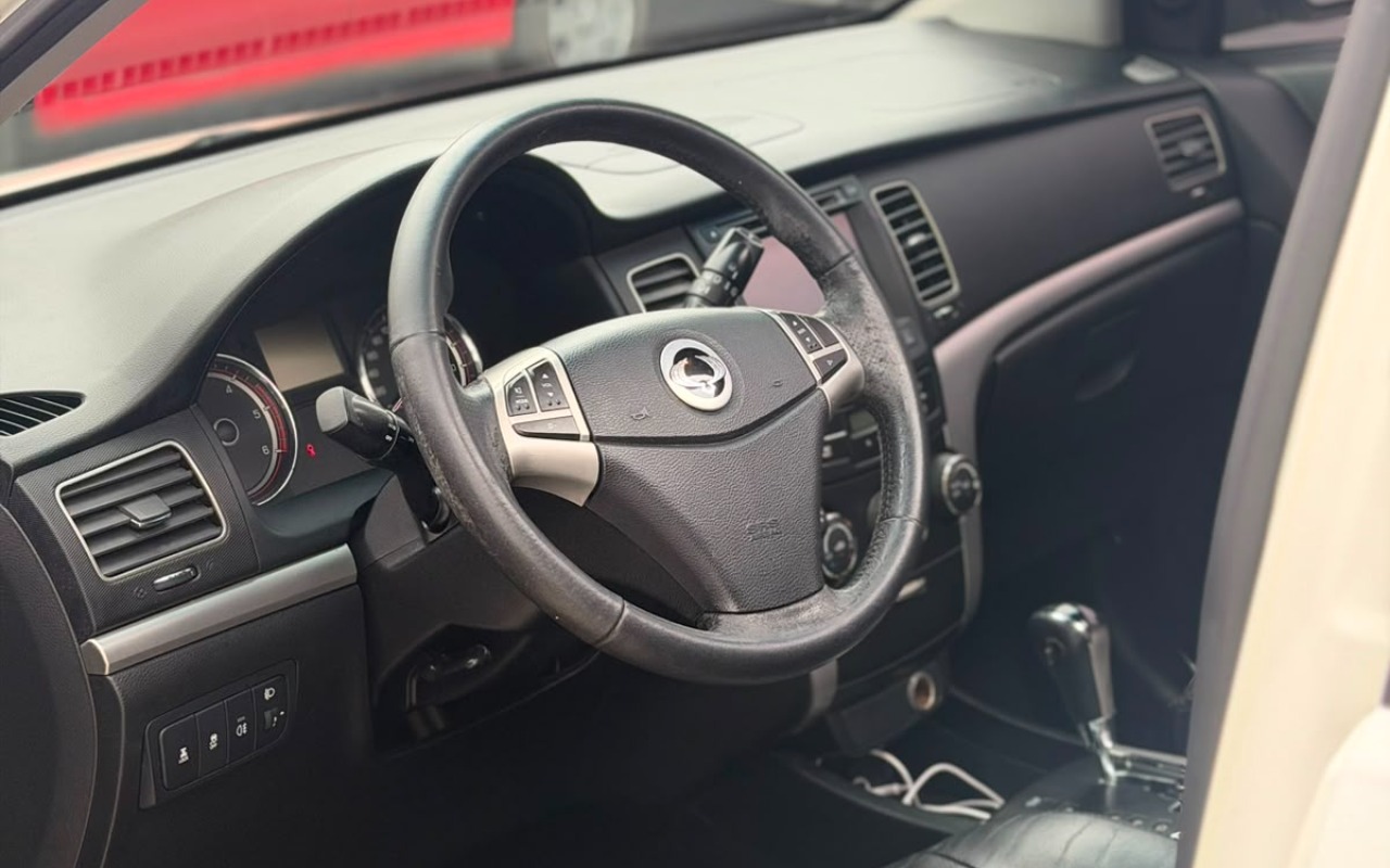 imagem-https://www.socarrao.com.br/sc-vehicle-images-prod/2970042/1785515294386-V2hhdHNBcHAgSW1hZ2UgMjAyNi0wNy0zMSBhdCAxMS4zOC4xOCAoMSkuanBlZw.jpeg