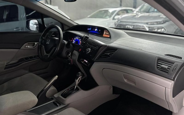 imagem-https://www.socarrao.com.br/sc-vehicle-images-prod/2970246/1791212560381-7992717_6_B_1a57e44df1.jpeg