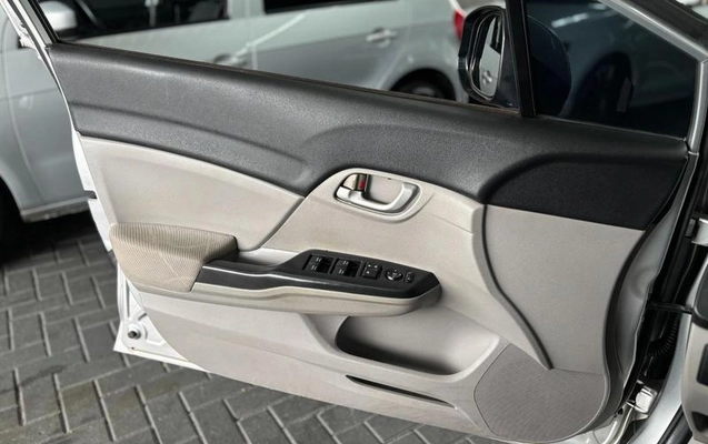 imagem-https://www.socarrao.com.br/sc-vehicle-images-prod/2970246/1791212560389-7992717_3_B_d0359ffc27.jpeg