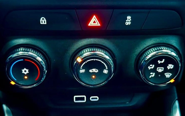 imagem-https://www.socarrao.com.br/sc-vehicle-images-prod/2970377/1789655838639-8331220_8_B_502cde7ed7.jpeg