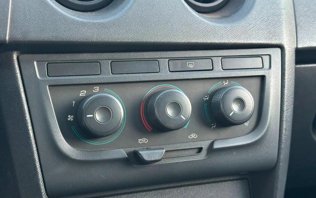 imagem-https://www.socarrao.com.br/sc-vehicle-images-prod/2971071/1788010053529-8328185_6_B_5ab0419c93.jpeg