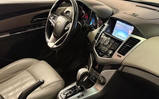 imagem-https://www.socarrao.com.br/sc-vehicle-images-prod/2971301/1789571190060-8335798_5_B_8596f1d617.jpeg