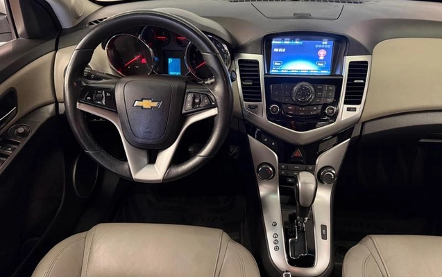 imagem-https://www.socarrao.com.br/sc-vehicle-images-prod/2971301/1789571190062-8335798_7_B_eff07b939c.jpeg