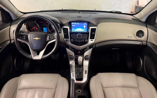 imagem-https://www.socarrao.com.br/sc-vehicle-images-prod/2971301/1789571190063-8335798_8_B_f09fd3a9b5.jpeg