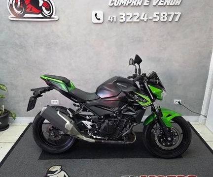 KAWASAKI Z 400 2021 Verde — foto 1 de 3