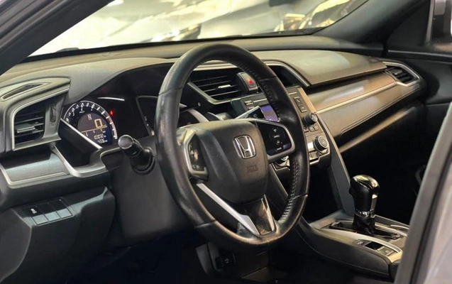 imagem-https://www.socarrao.com.br/sc-vehicle-images-prod/2972319/1786712690100-8336853_3_B_2f23f9d8ad.jpeg