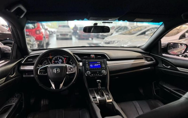 imagem-https://www.socarrao.com.br/sc-vehicle-images-prod/2972319/1786712690108-8336853_13_B_fe1a12835c.jpeg