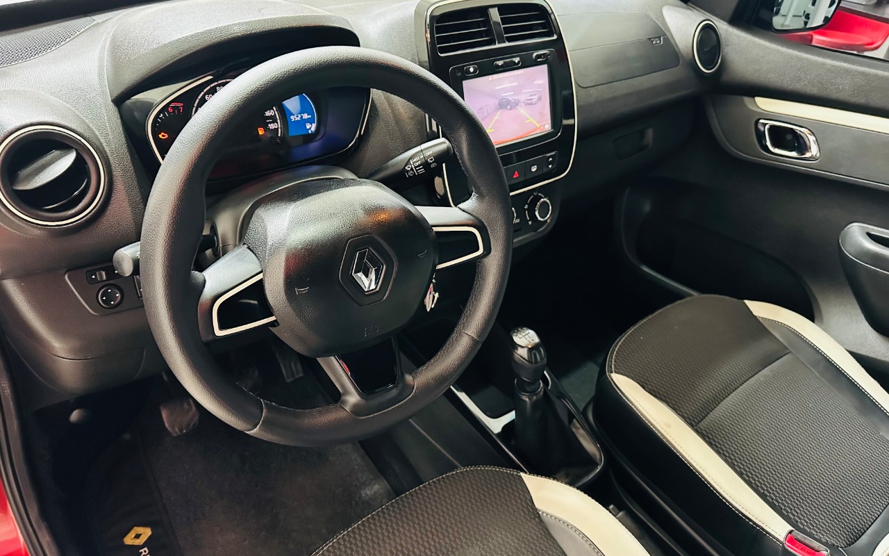 imagem-https://www.socarrao.com.br/sc-vehicle-images-prod/2972815/1785523084047-MjhpLmpwZWc.jpeg