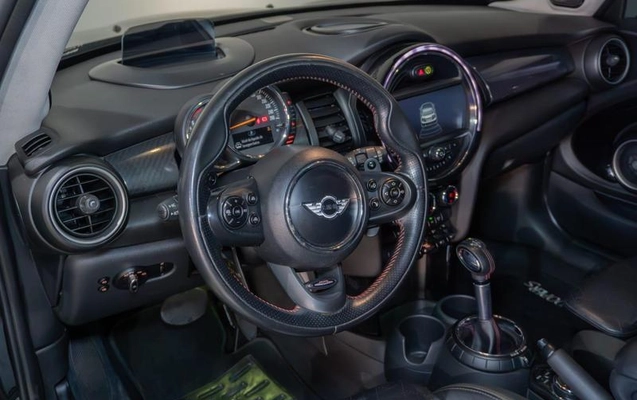 imagem-https://www.socarrao.com.br/sc-vehicle-images-prod/2972824/1789138691172-8334349_7_B_b6ace75fe6.jpeg