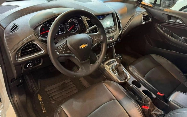 imagem-https://www.socarrao.com.br/sc-vehicle-images-prod/2973195/1789567168494-8337257_14_B_7d4f52ae78.jpeg
