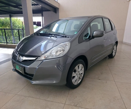 Honda Fit 2014 Cinza — foto 1 de 3
