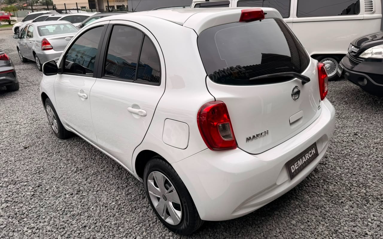 imagem-https://www.socarrao.com.br/sc-vehicle-images-prod/2973544/1785525399618-YjY0MDc2YjUtOGNmZC00YWQ4LThjNzgtNTM3Yzc3Zjc5OTc4LmpwZWc.jpeg