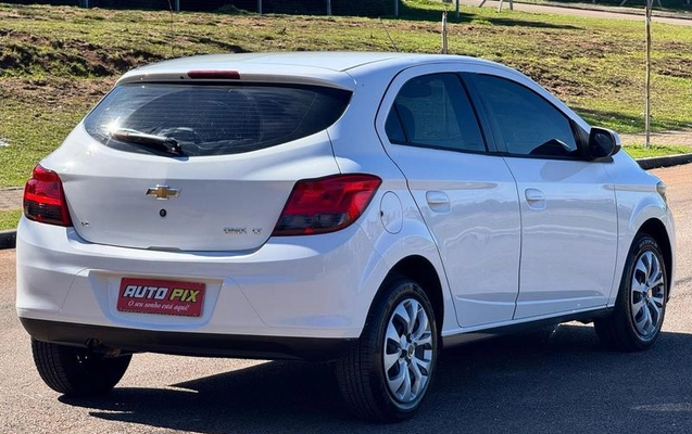 imagem-https://www.socarrao.com.br/sc-vehicle-images-prod/2973633/1788373747013-8230965_4_B_b35eadc1ab.jpeg