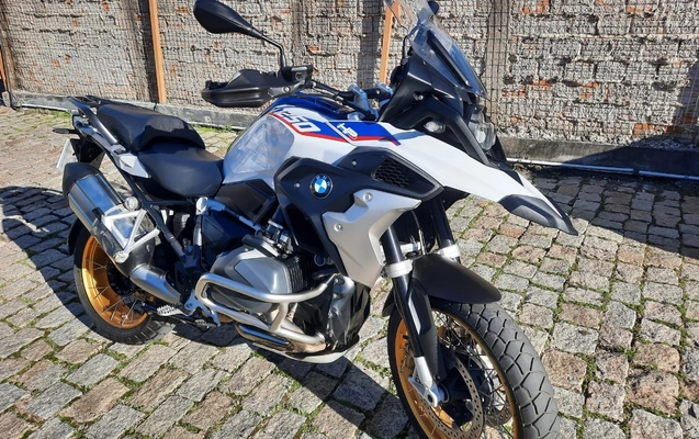 imagem-https://www.socarrao.com.br/sc-vehicle-images-prod/2974005/1785526999721-V2hhdHNBcHAgSW1hZ2UgMjAyNi0wNy0zMSBhdCAxNS4zMy40MyAoMSkuanBlZw.jpeg