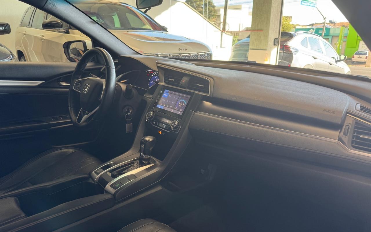 imagem-https://www.socarrao.com.br/sc-vehicle-images-prod/2974563/1785528543200-V2hhdHNBcHAgSW1hZ2UgMjAyNi0wNy0zMSBhdCAxNy4wMi4wMCAoNSkuanBlZw.jpeg
