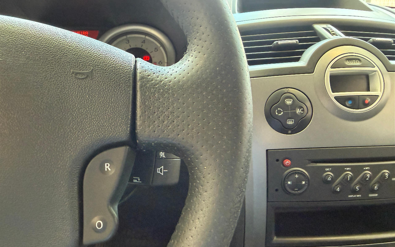 imagem-https://www.socarrao.com.br/sc-vehicle-images-prod/2974641/1785528914090-MjAyNjAyMTlfMTYyMDQzNjc0X2lPUy5qcGc.jpg