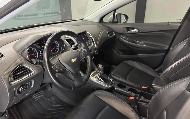 imagem-https://www.socarrao.com.br/sc-vehicle-images-prod/2975334/1788196617280-8325544_13_B_6420f52f85.jpeg