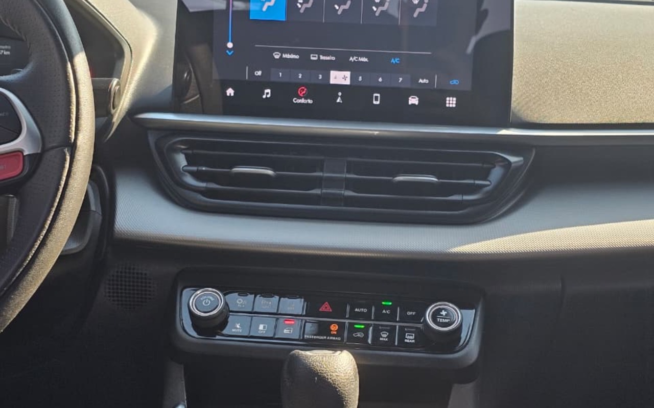imagem-https://www.socarrao.com.br/sc-vehicle-images-prod/2975508/1785531432396-NjU5YWQzMGYtOTZkNC00NTM0LTg4Y2MtYWYwYTc2OGY3MDdiLmpwZw.jpg