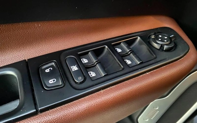 imagem-https://www.socarrao.com.br/sc-vehicle-images-prod/2976509/1788621955126-8338369_6_B_9ec964cdc8.jpeg